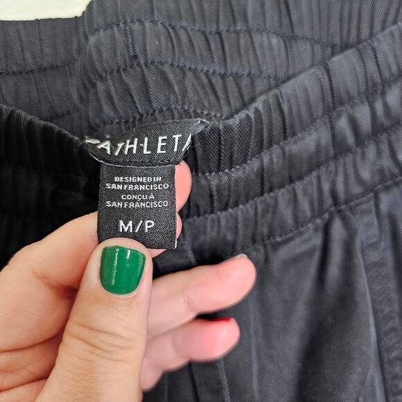 Athleta celestial utility cargo jogger pants high rise black Women's size Medium - Picture 6 of 7